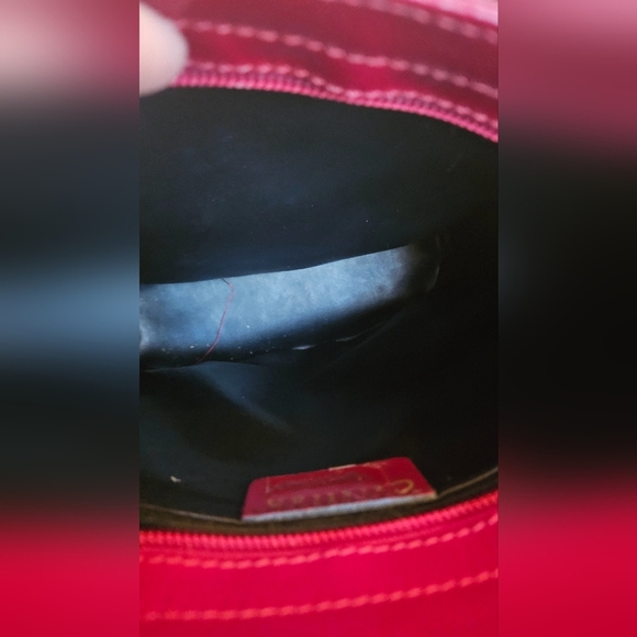 VINTAGE CRISTIAN Italian Cherry Red Genuine Leather shoulder bag. - Picture 13 of 14